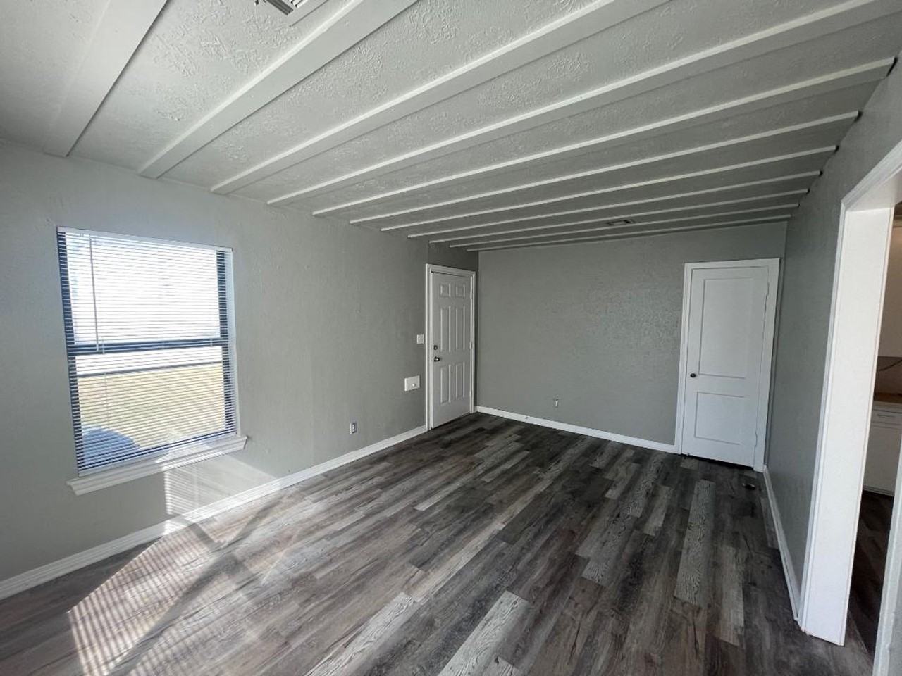 1026 Arkansas St - Photo 3 of 10