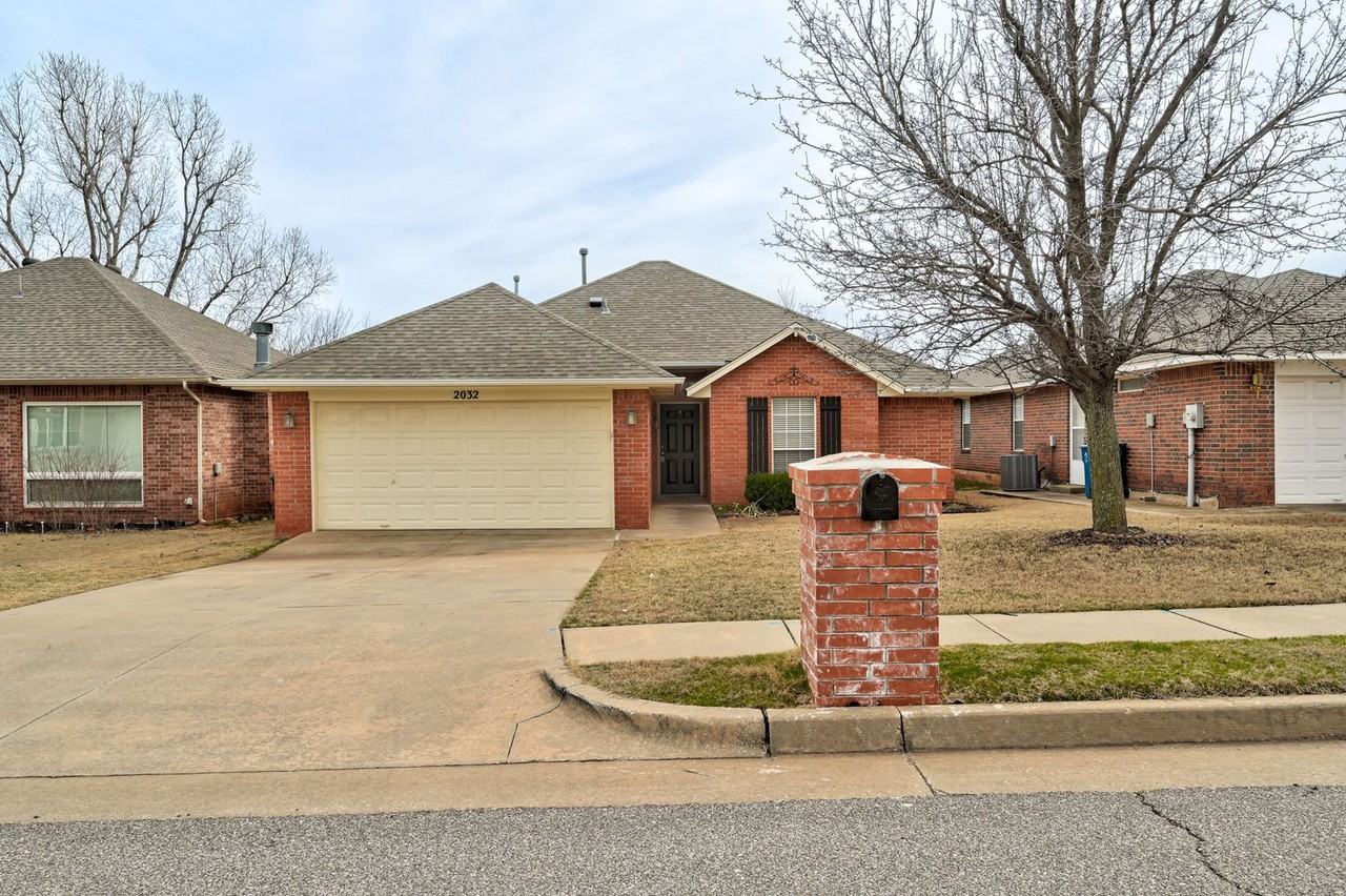 2032 Emerald Brook Ct - Photo 2 of 41