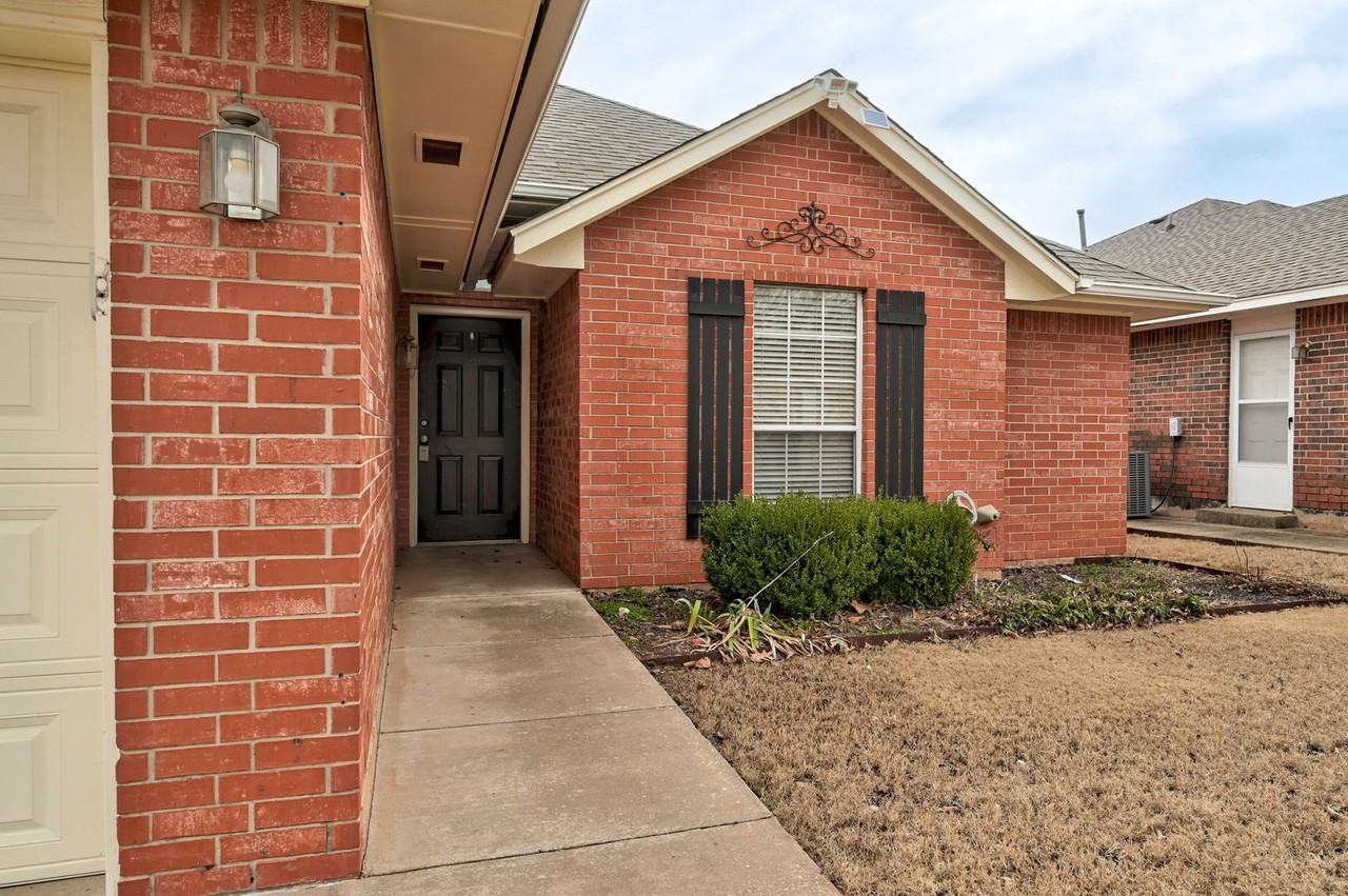 2032 Emerald Brook Ct - Photo 4 of 41