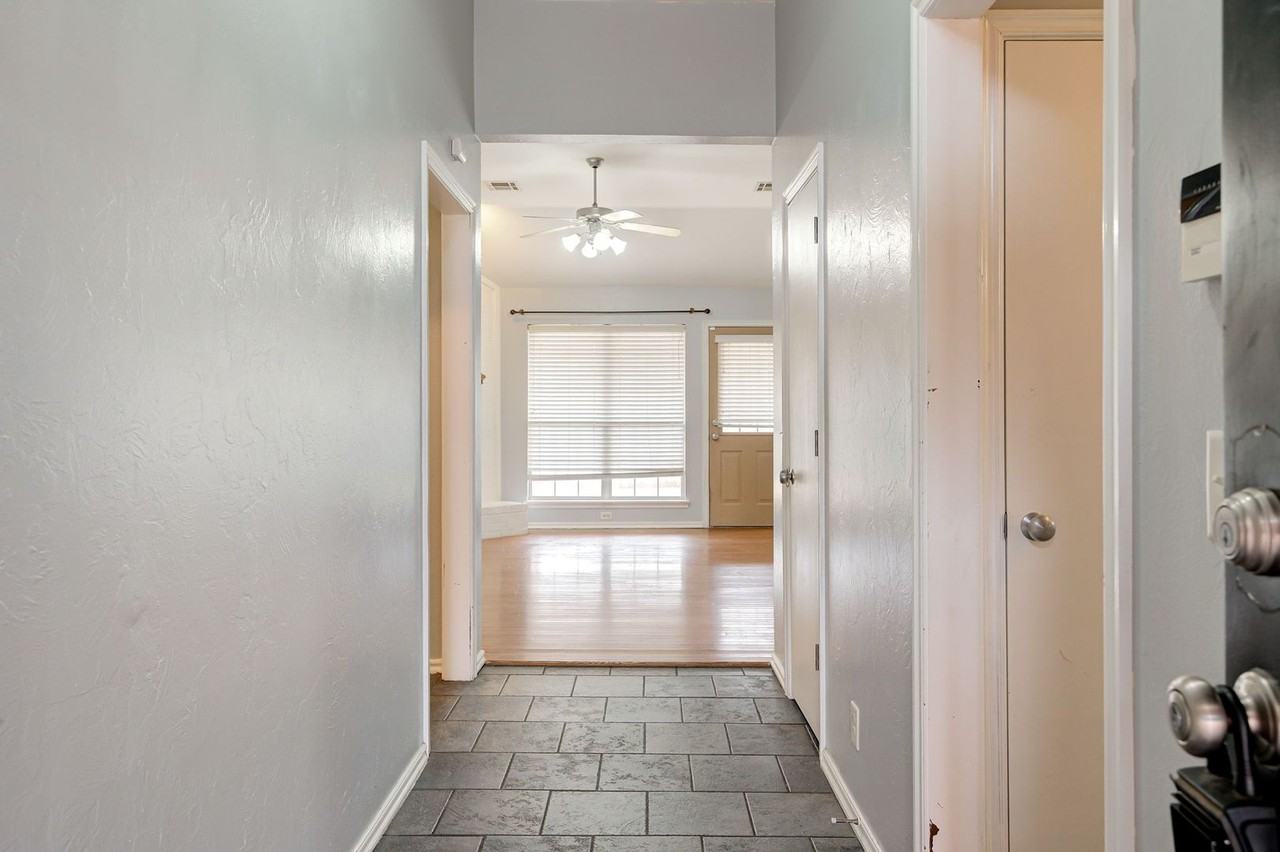 2032 Emerald Brook Ct - Photo 6 of 41