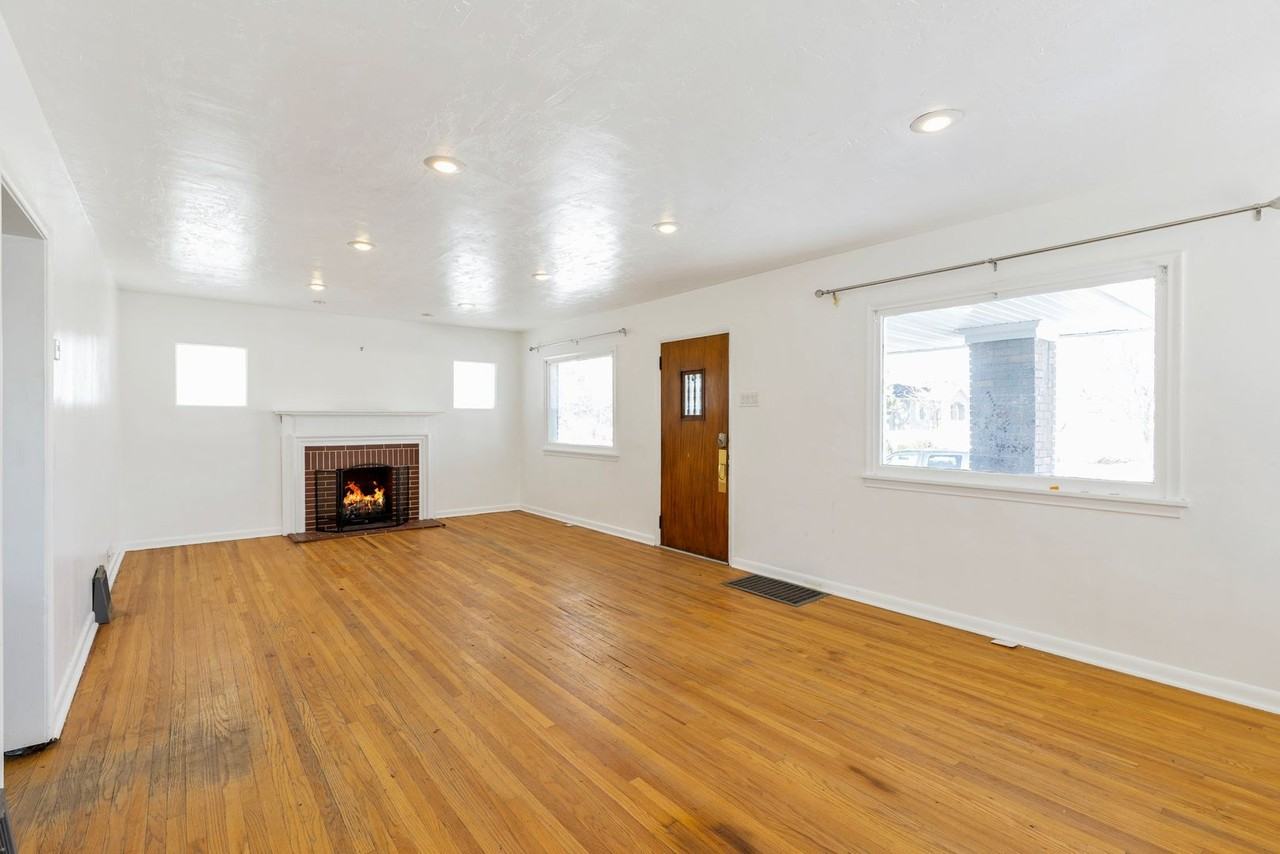 6851 W 3500 S - Photo 6 of 40