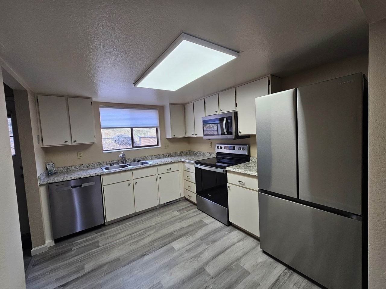 3645 Gypsum Rd - Photo 2 of 12