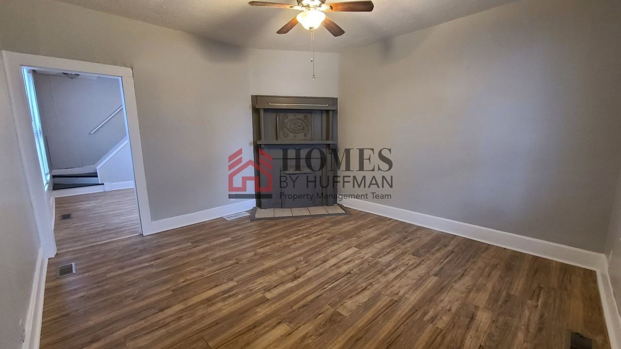 303 S Willow Rd - Photo 2 of 15