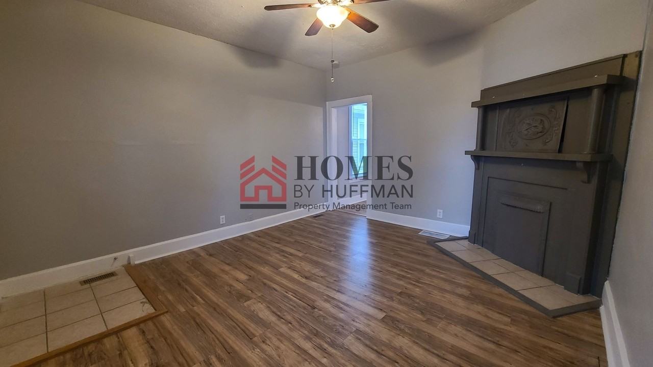 303 S Willow Rd - Photo 3 of 15