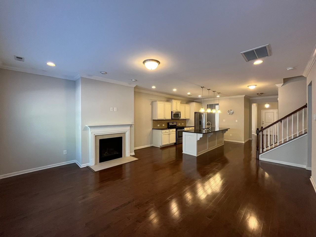 310 Princess Pl - Photo 2 of 29