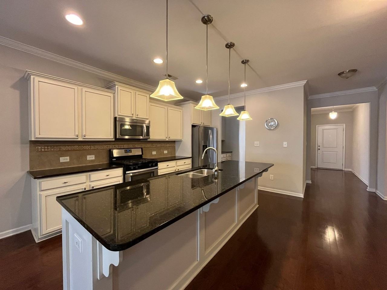 310 Princess Pl - Photo 4 of 29