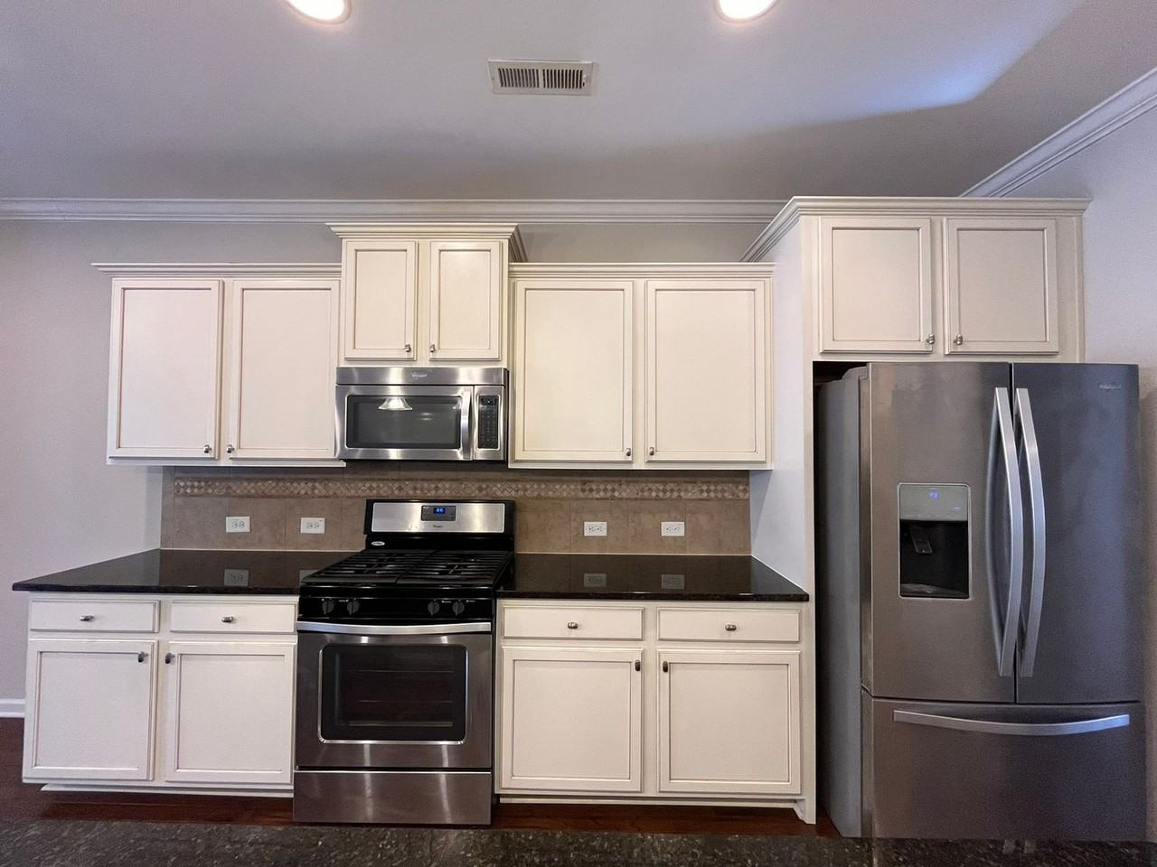 310 Princess Pl - Photo 5 of 29