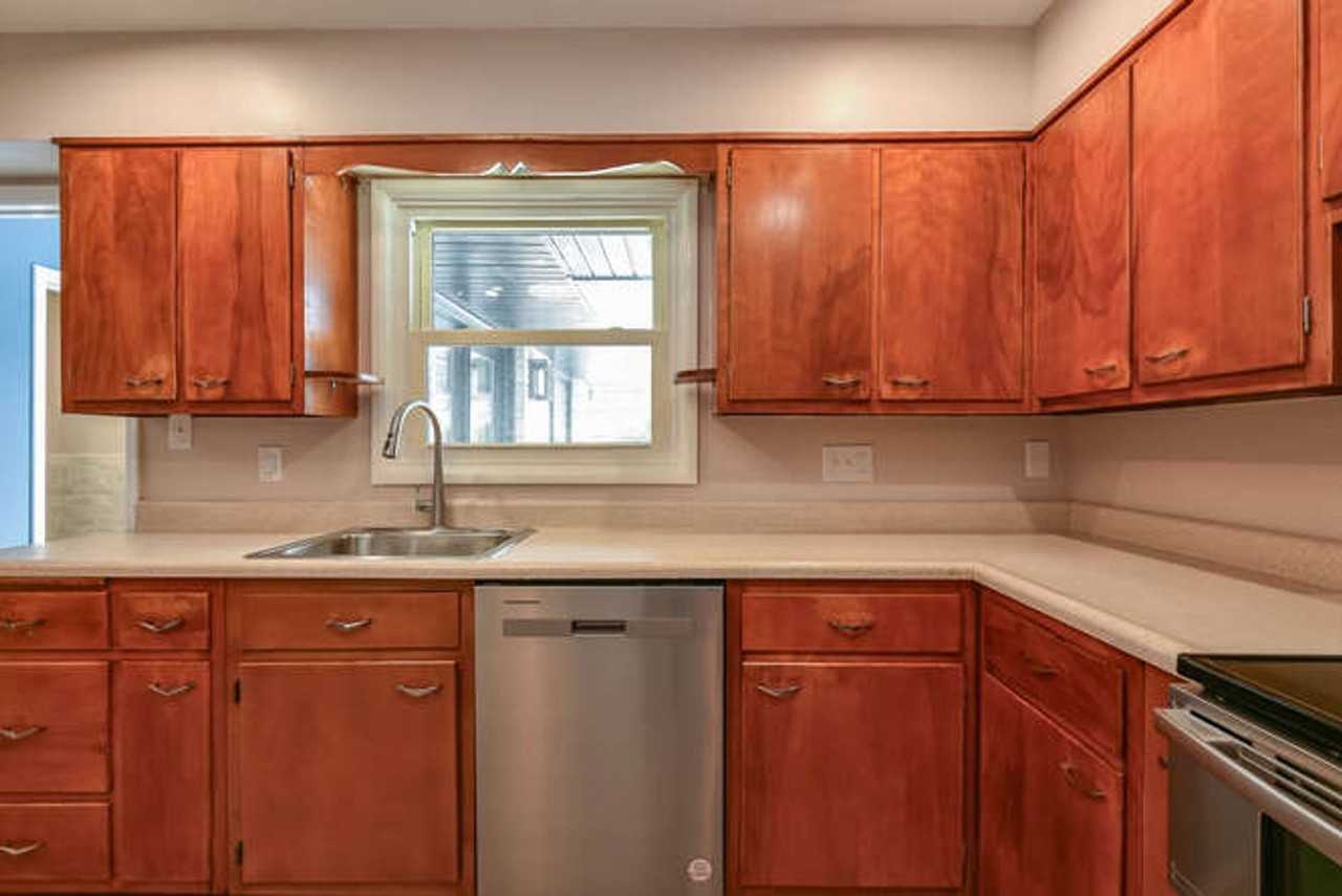 2420 N Fritz Dr - Photo 2 of 44