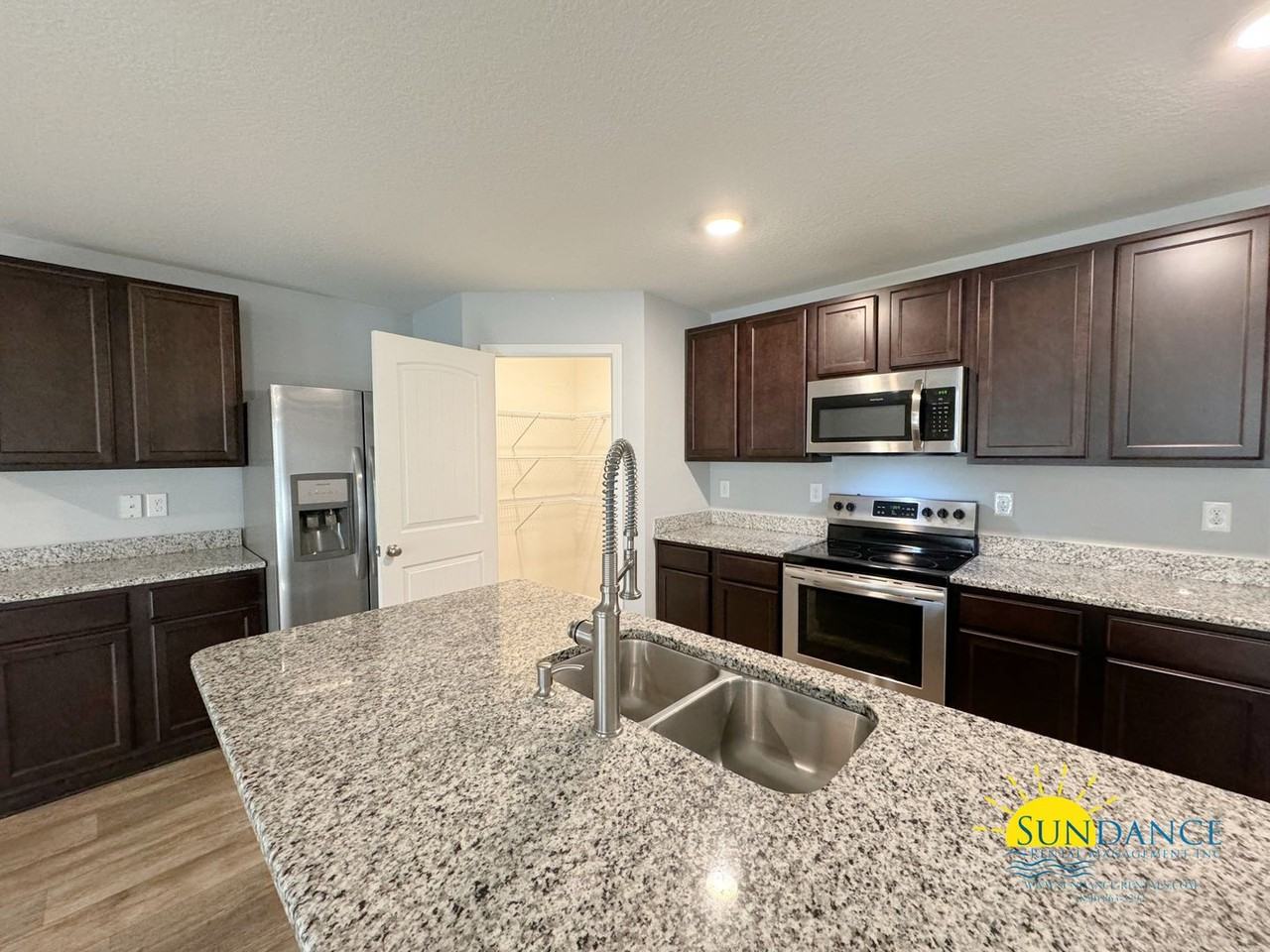 813 Moorhen Way - Photo 6 of 27
