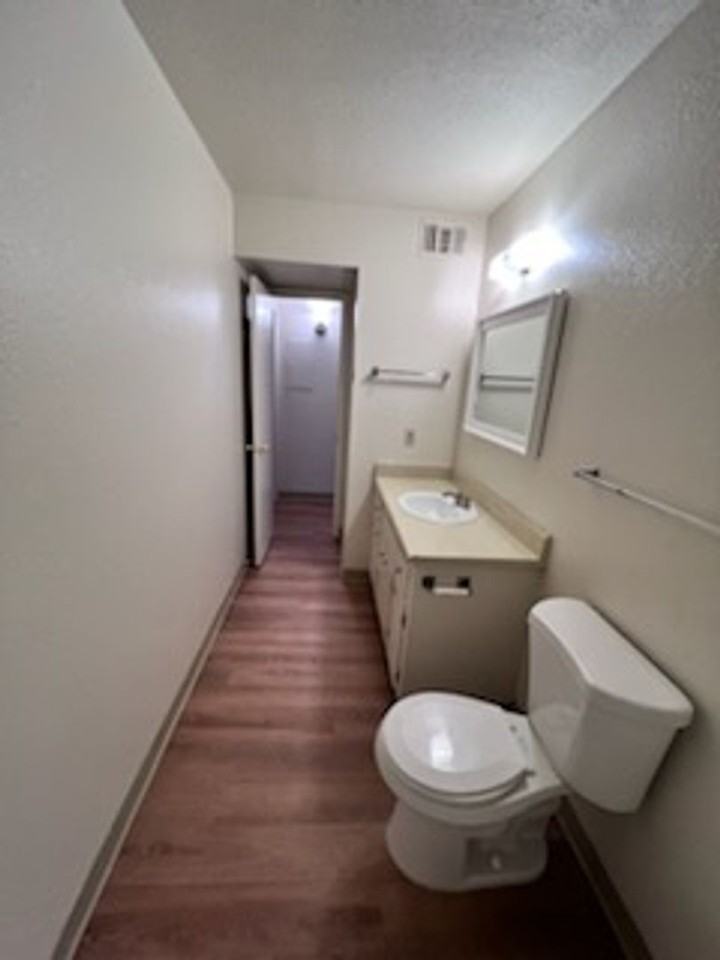 1934 K St - Photo 5 of 11