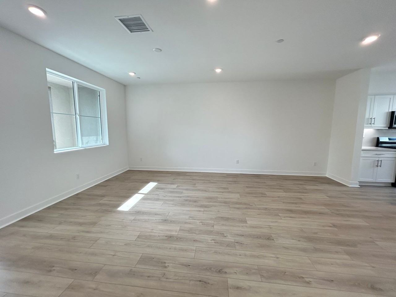 11753 Florence Ave #04 - Photo 4 of 27