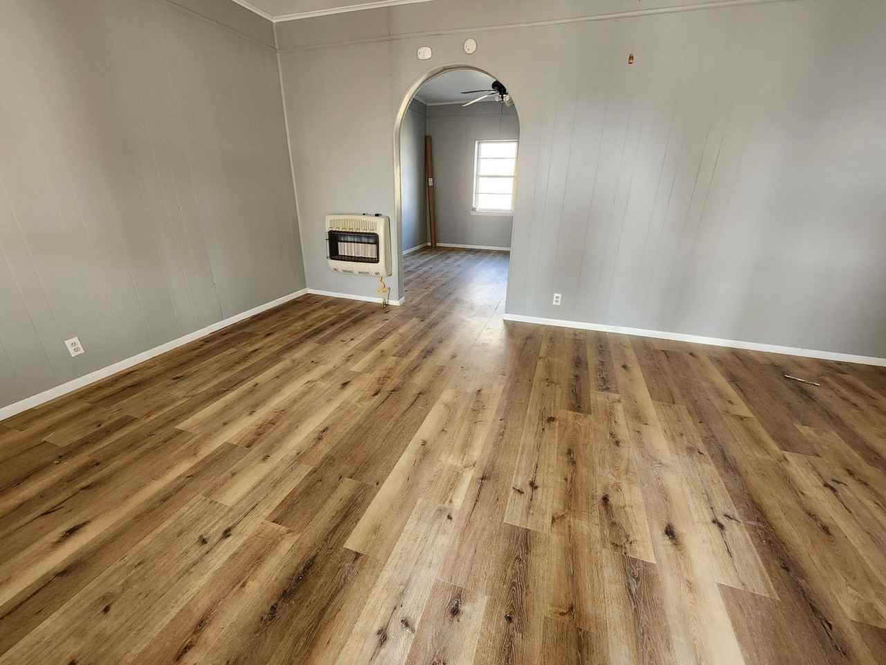 427 E Browning Ave - Photo 2 of 6