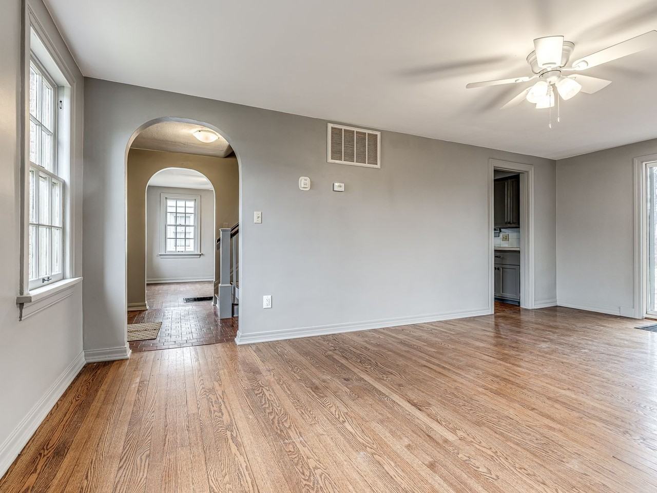 2425 Nw 18th St - Photo 5 of 23