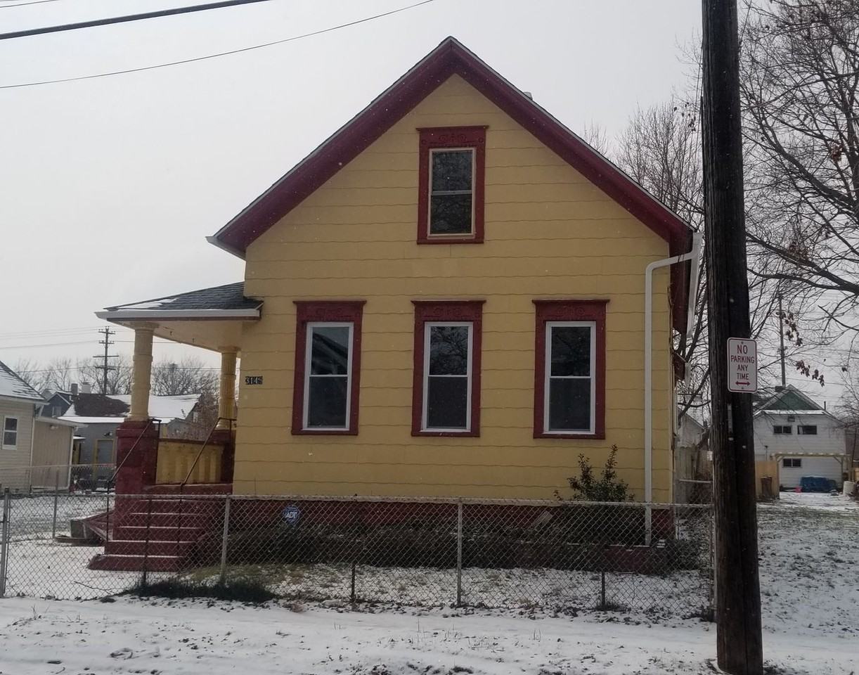 3148 W 43rd St - Photo 3 of 47