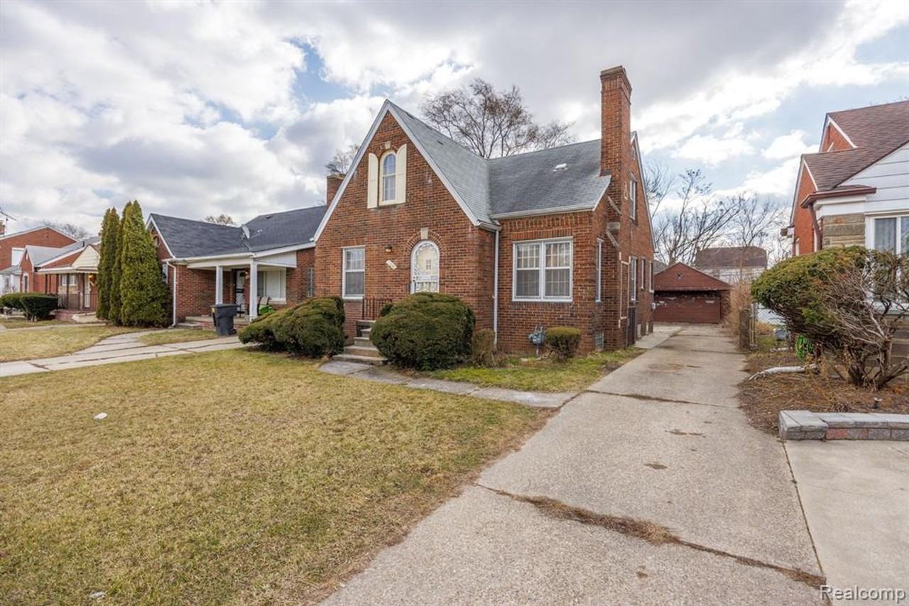 11040 Nashville St - Photo 3 of 17