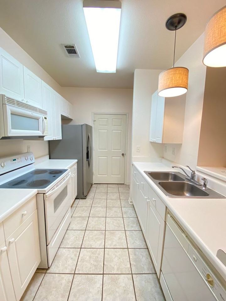 3297 3297 S College St F 103 - Photo 2 of 5