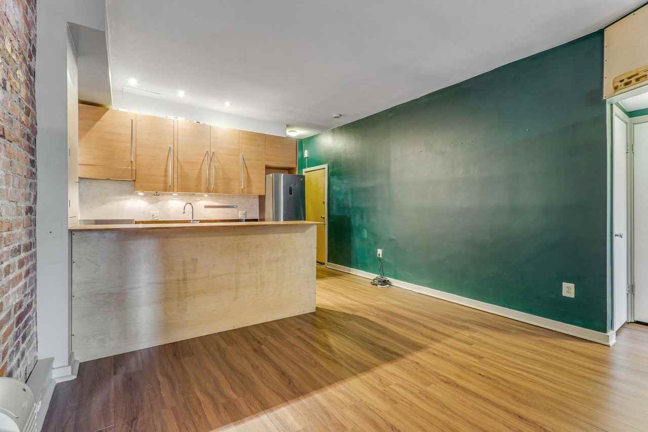 51 Randolph Pl Nw #201 - Photo 3 of 20