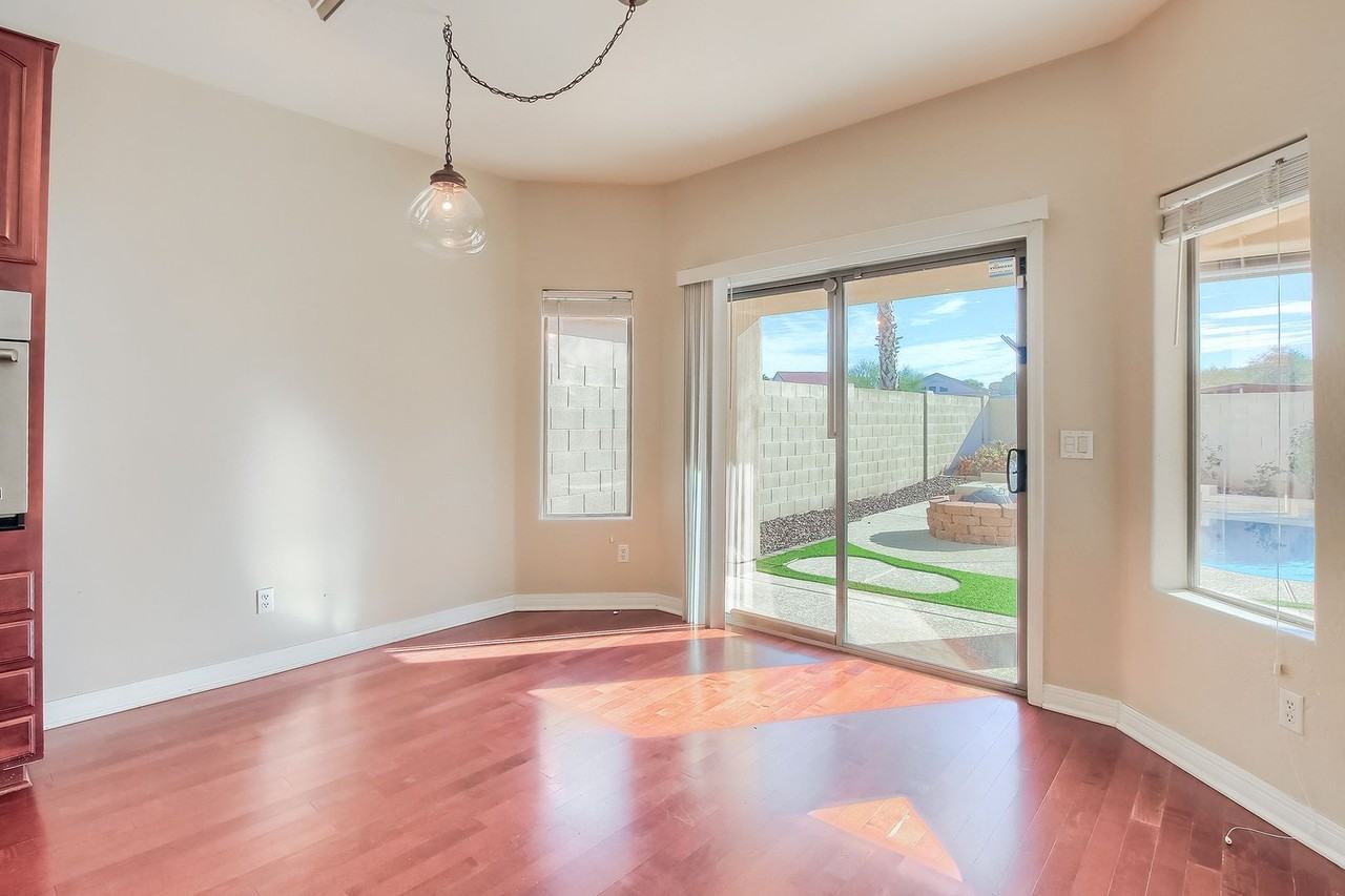 9007 S 10th Dr - Photo 6 of 22