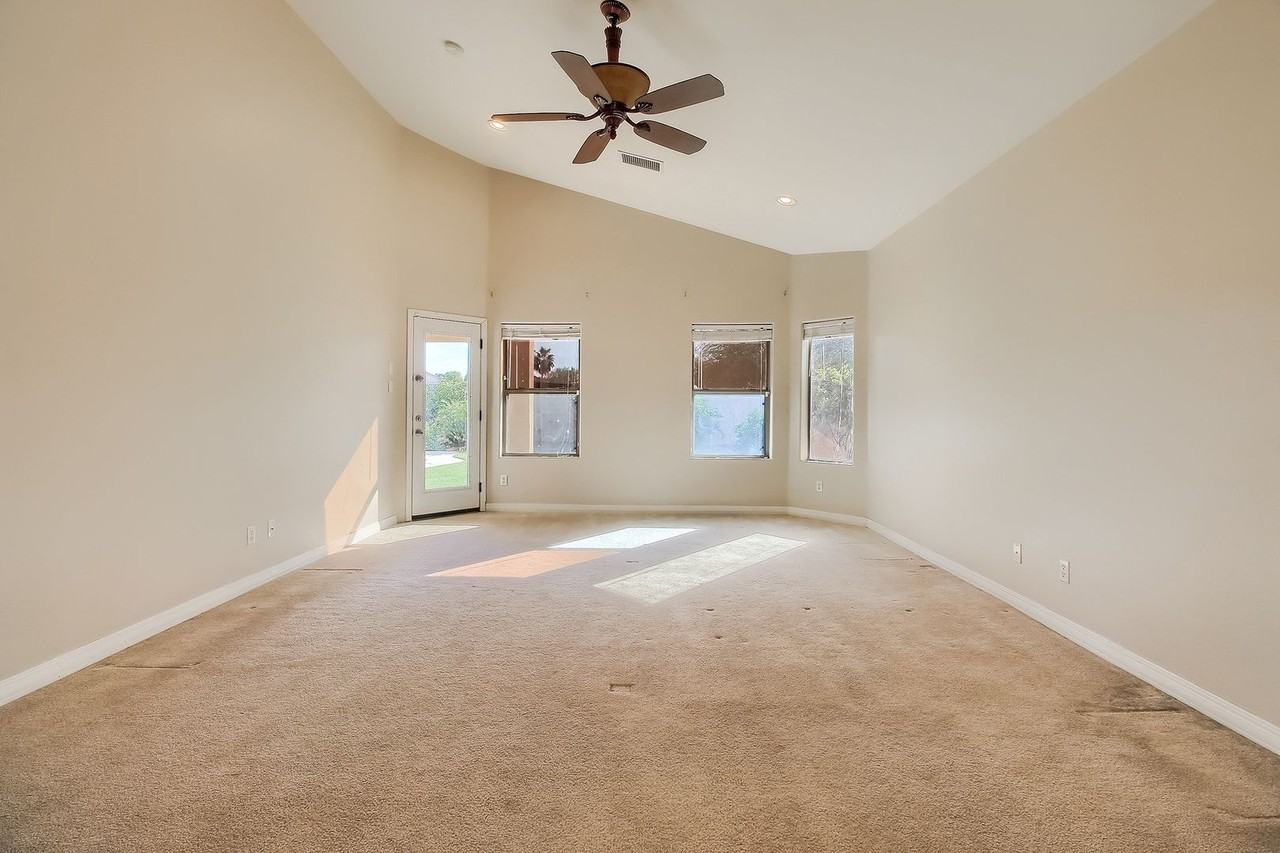 9007 S 10th Dr - Photo 3 of 22