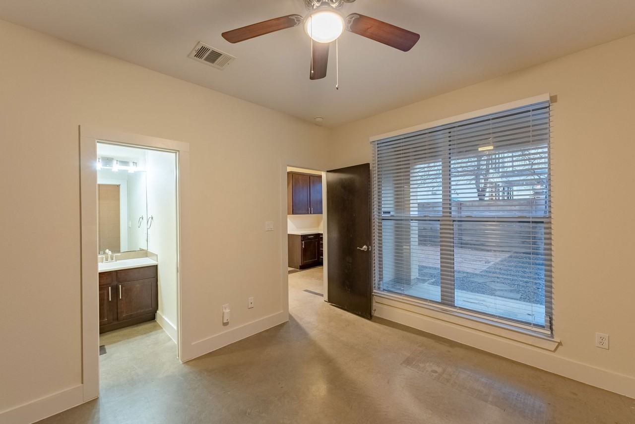 2608 E 6th St #1 - Photo 7 of 19