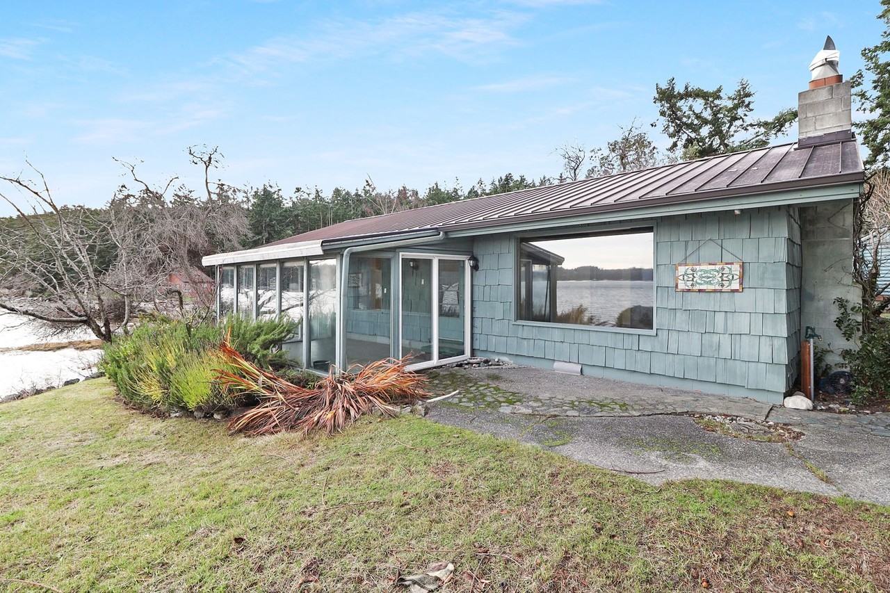 2058 Twin Lagoon Ln #A - Photo 2 of 15