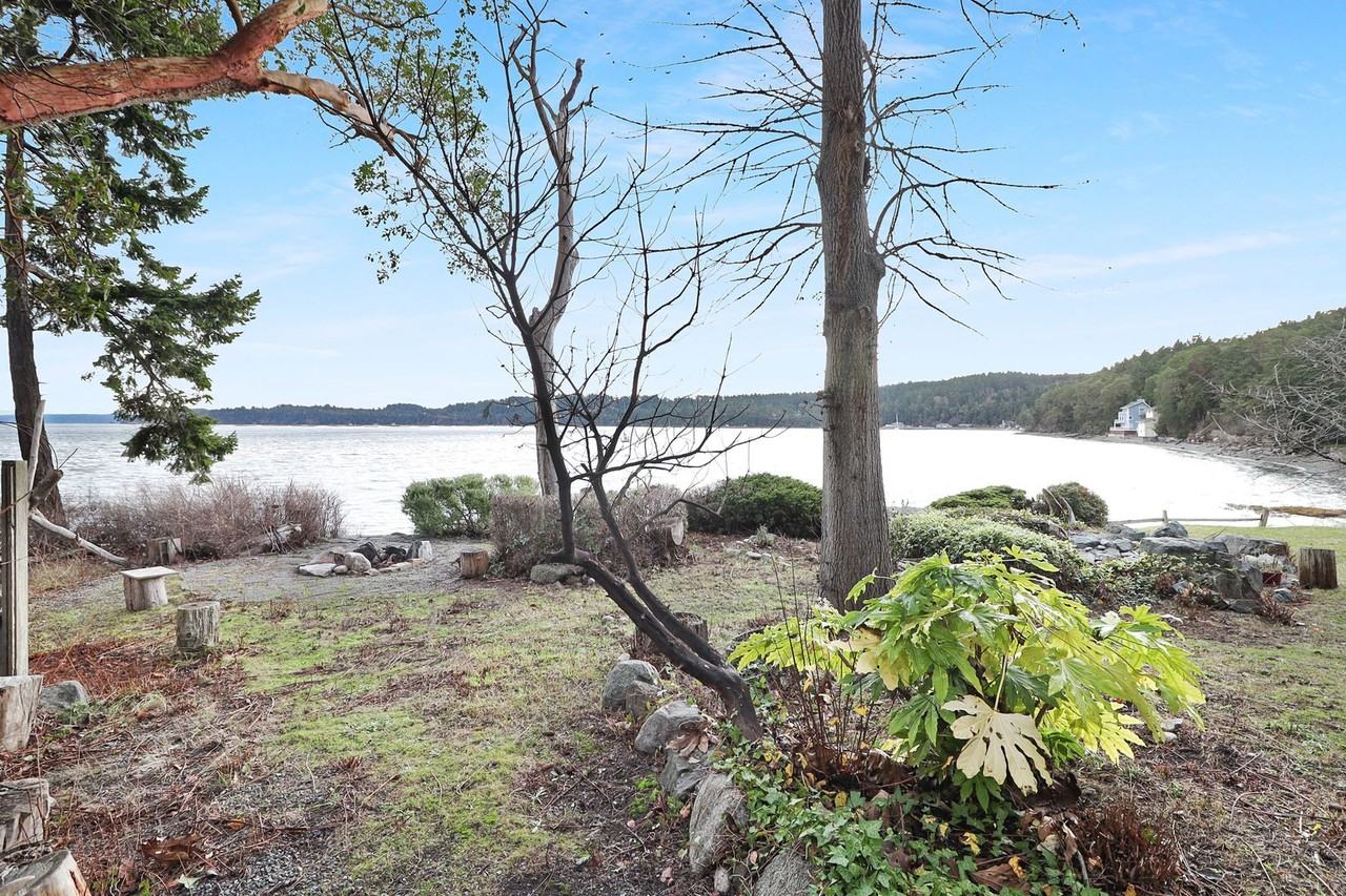 2058 Twin Lagoon Ln #A - Photo 3 of 15