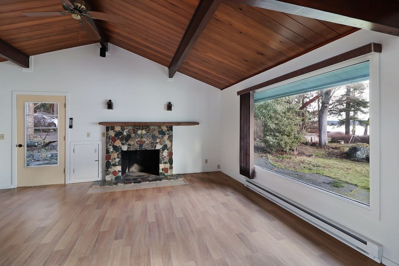 2058 Twin Lagoon Ln #A - Photo 4 of 15