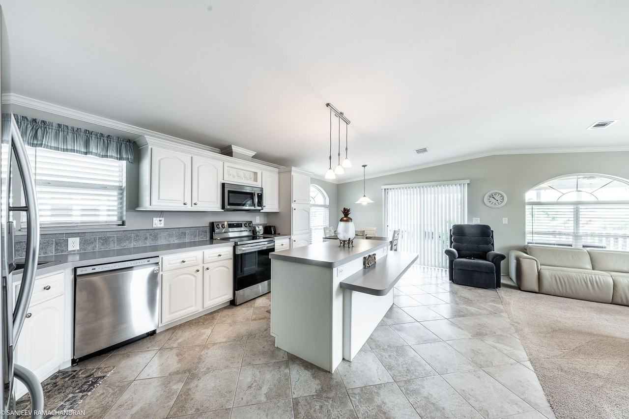 16 Freeman Ave - Photo 7 of 41