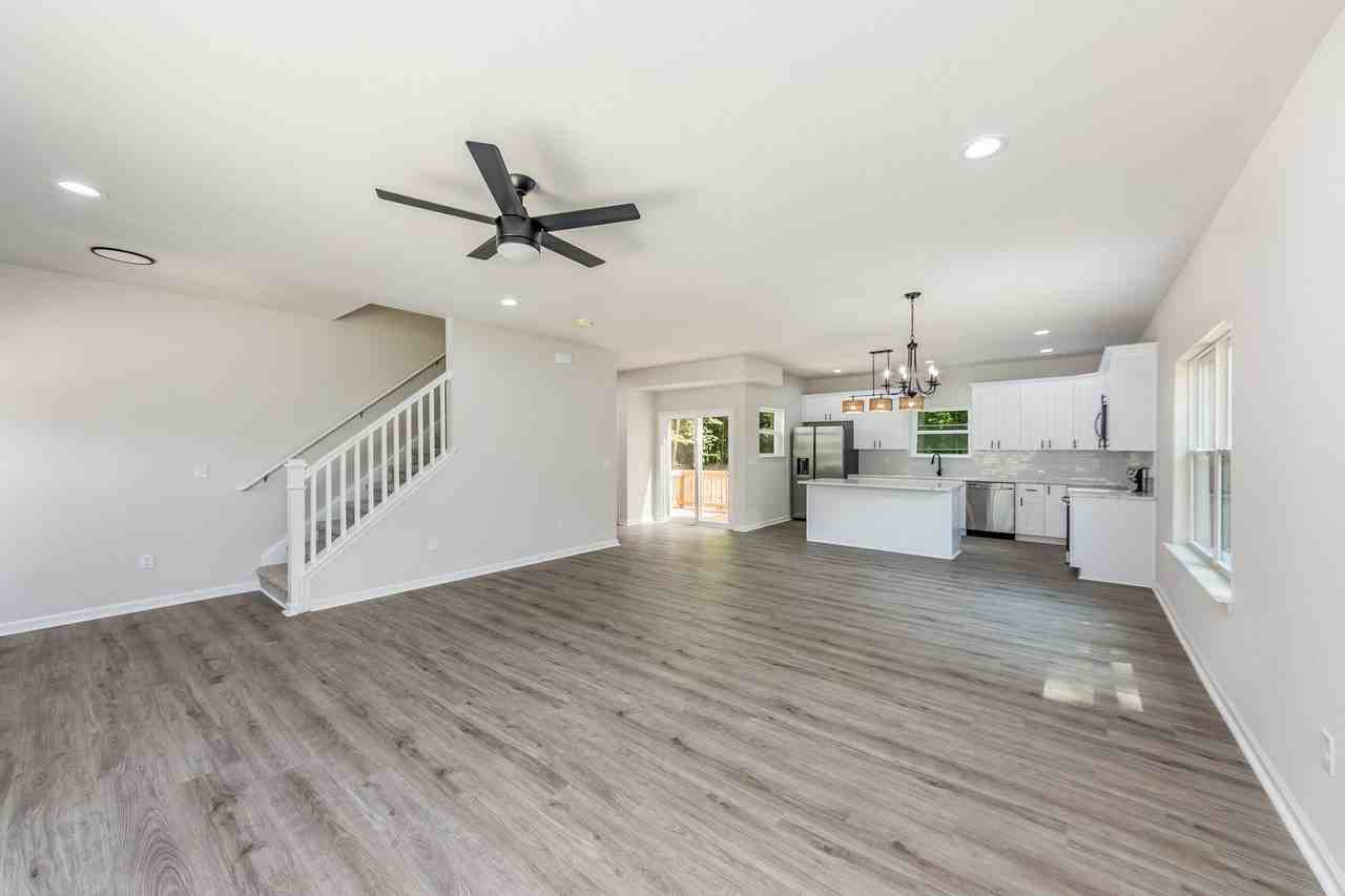 283 Highgate Dr - Photo 2 of 27