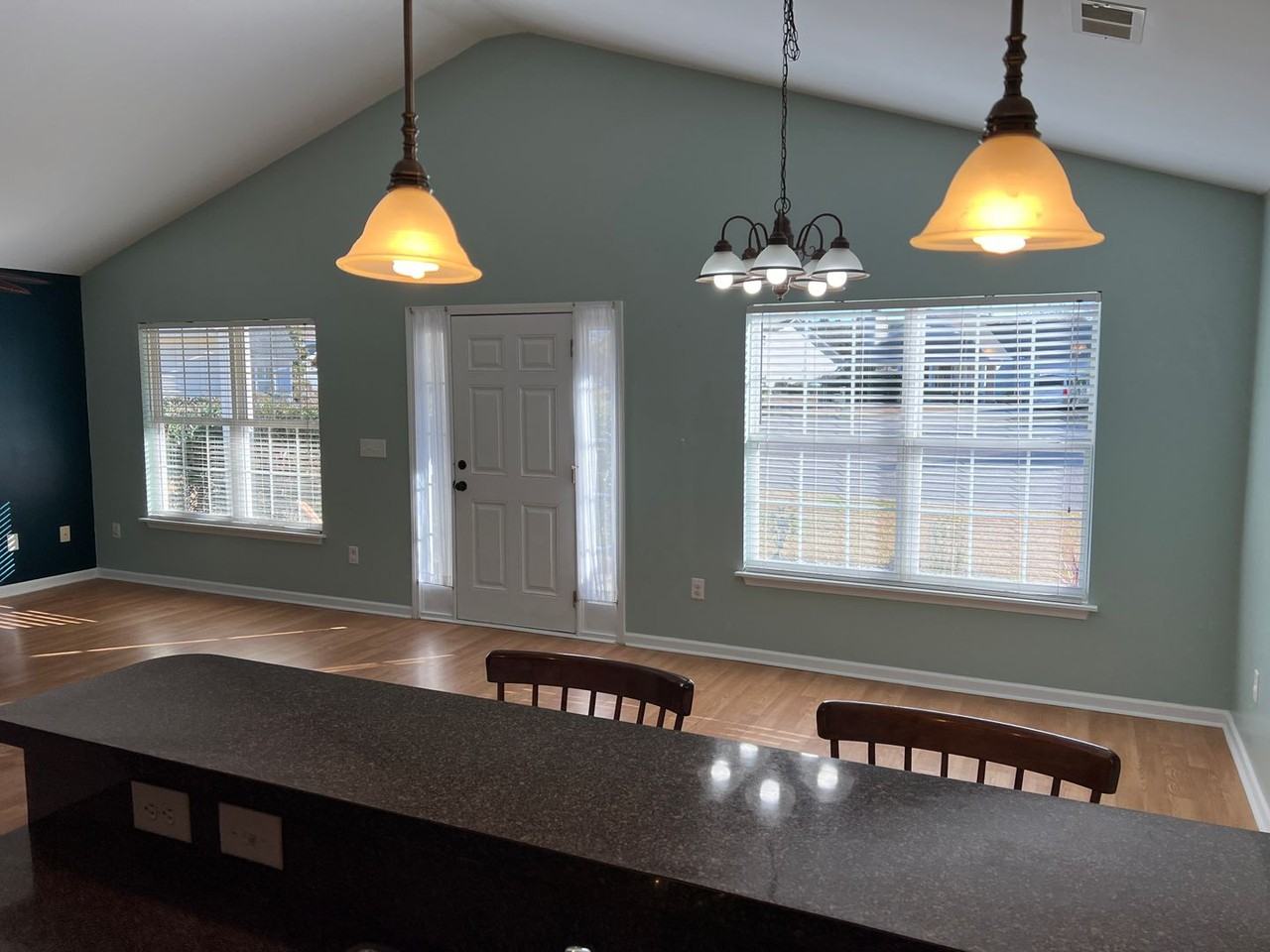 408 Moat Ct - Photo 7 of 25