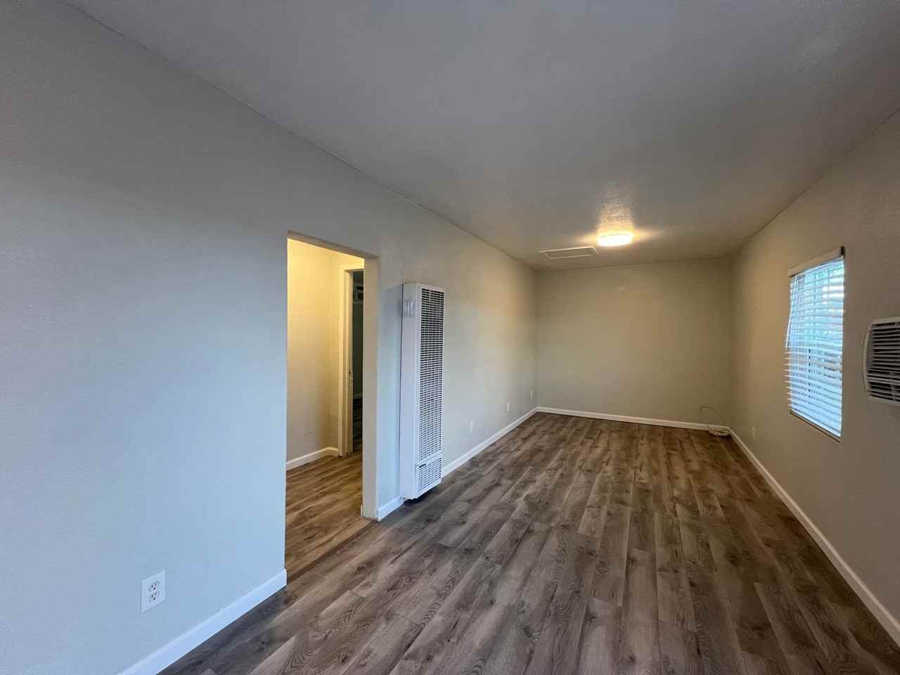 216 Hutchison St - Photo 4 of 20