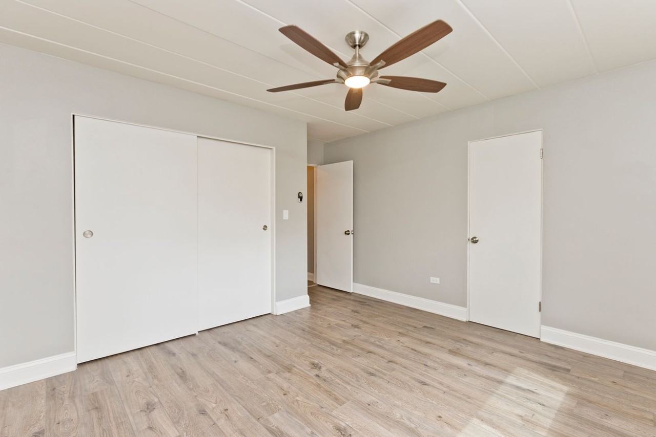 129 Franklin St - Photo 7 of 9