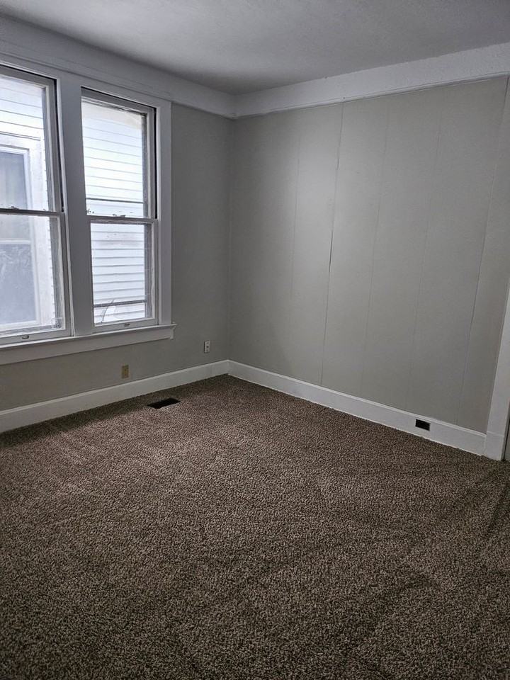 640 Madison Ave - Photo 2 of 9