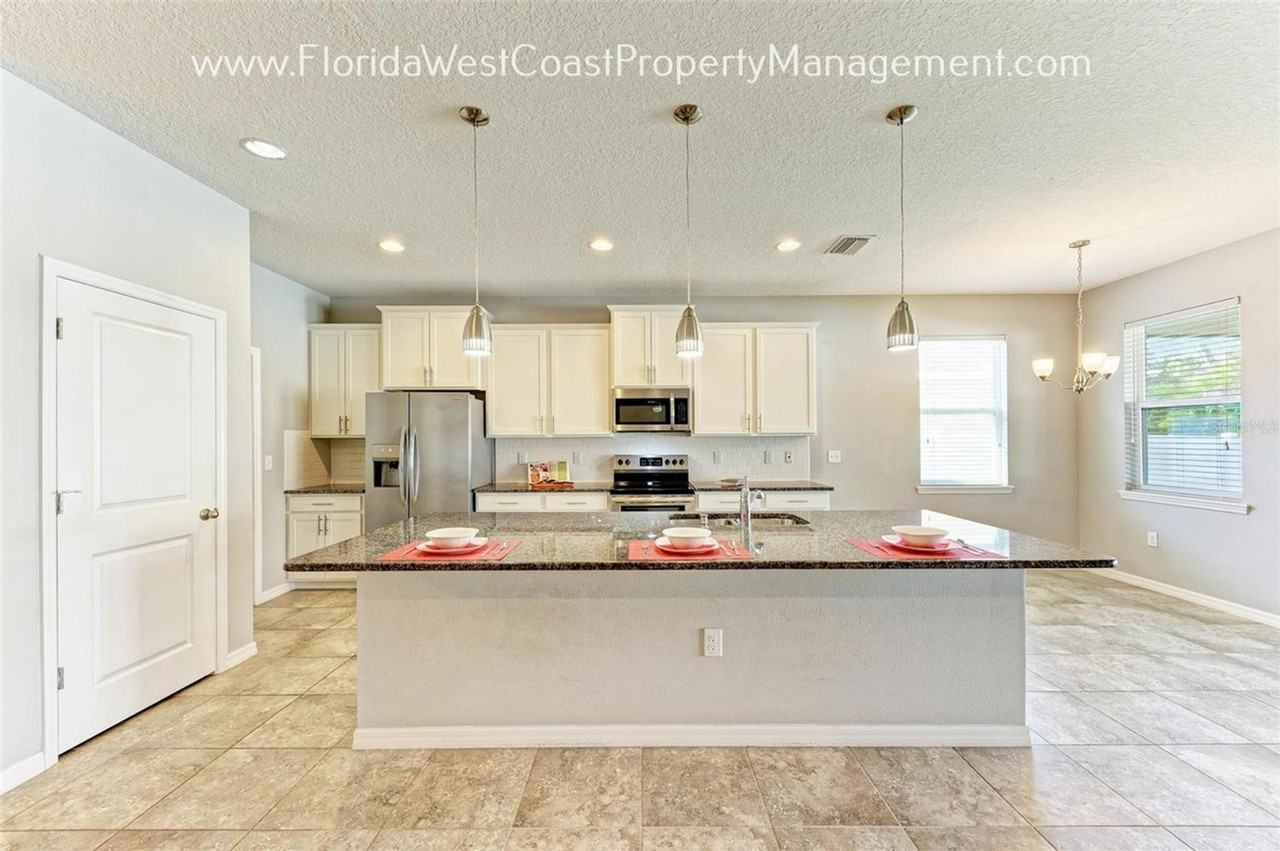 15327 Las Olas Pl - Photo 2 of 28