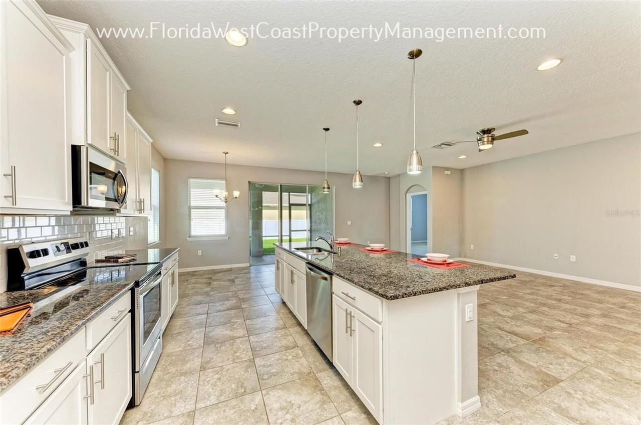 15327 Las Olas Pl - Photo 4 of 28