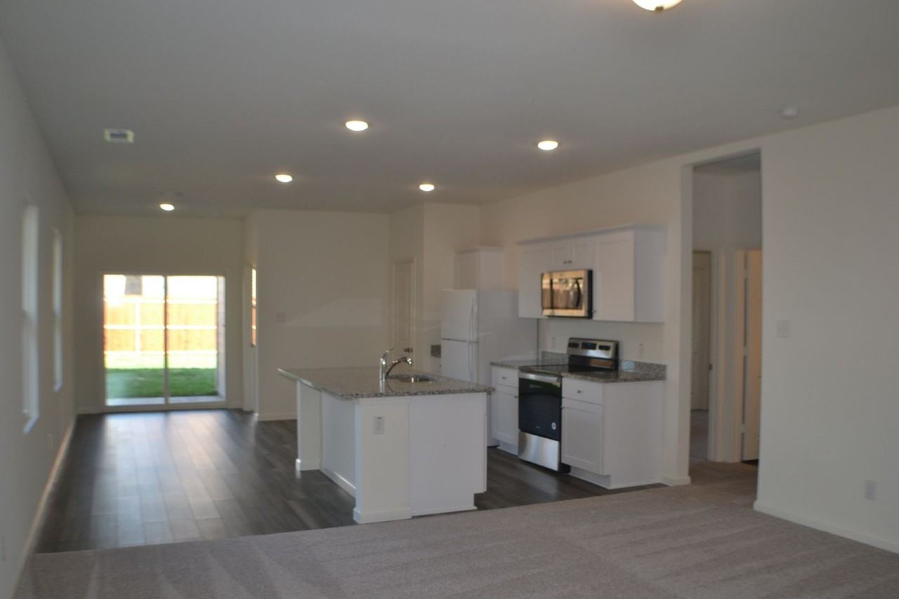 6417 Bishop Dr - Photo 3 of 14