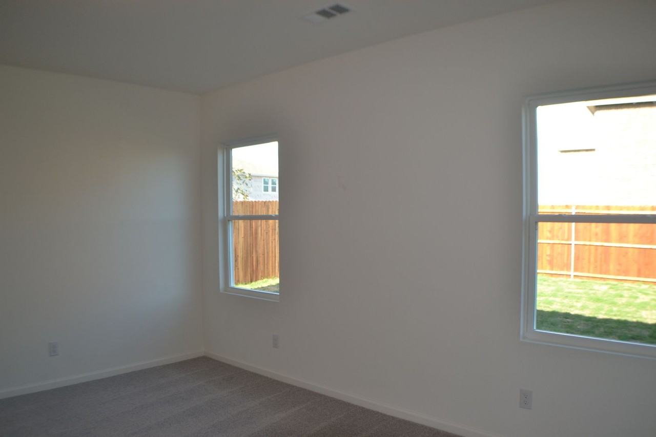 6417 Bishop Dr - Photo 5 of 14