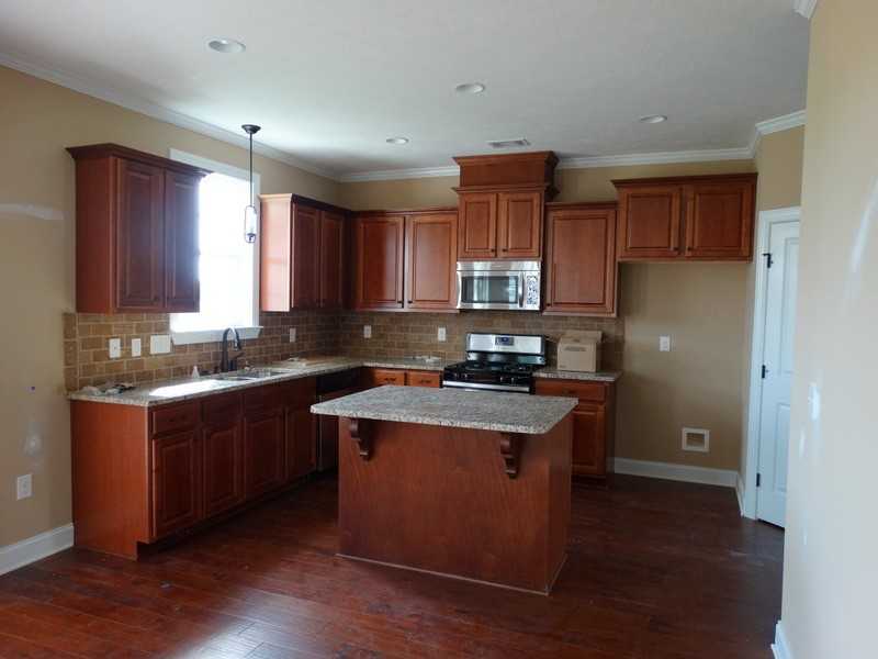 1033 Ardrey Cir - Photo 3 of 16