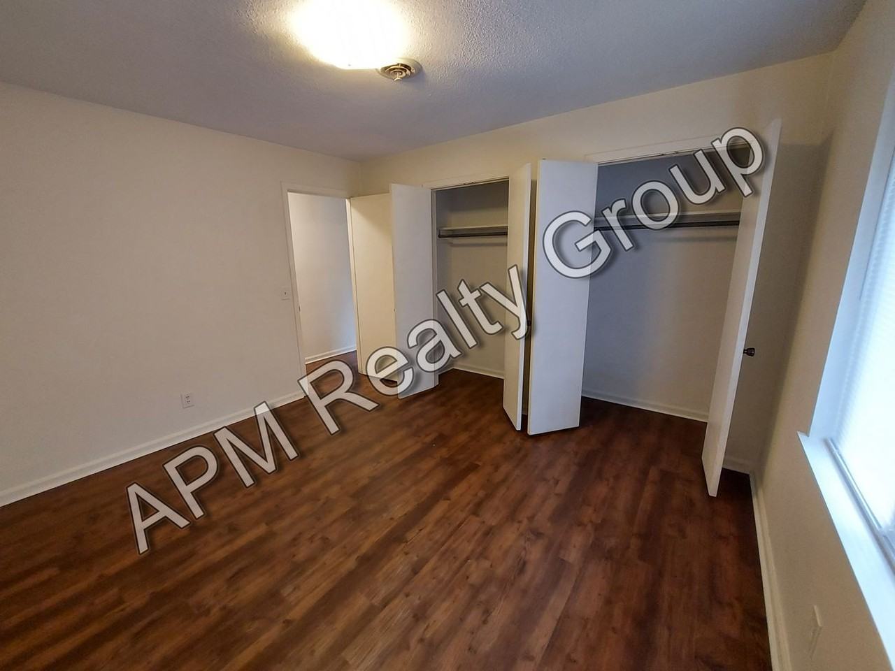 721 Deerwood St - Photo 5 of 9