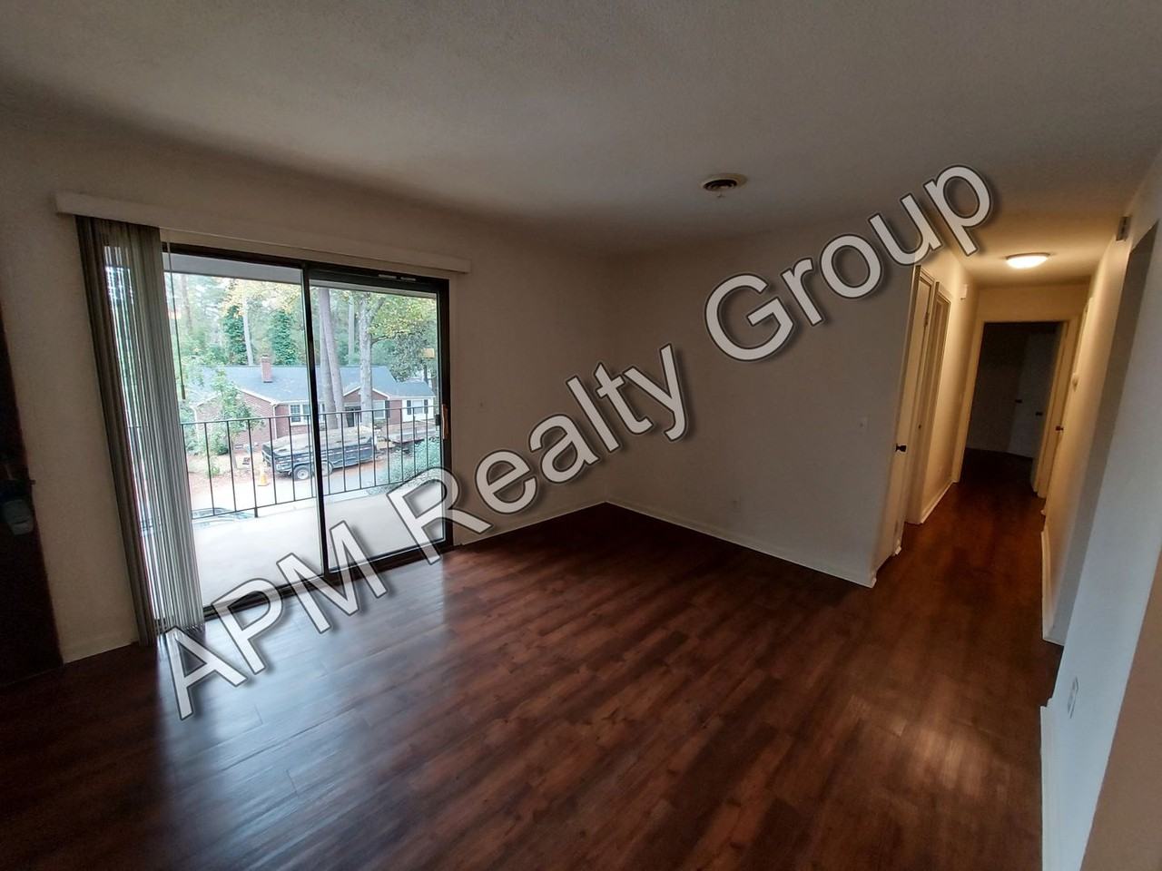 721 Deerwood St - Photo 7 of 9