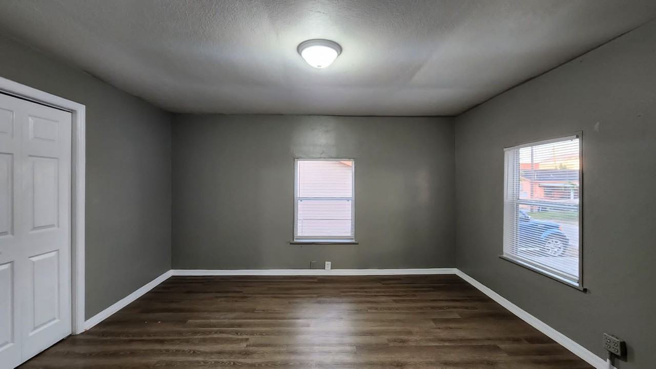 2011 Linsey St - Photo 3 of 11