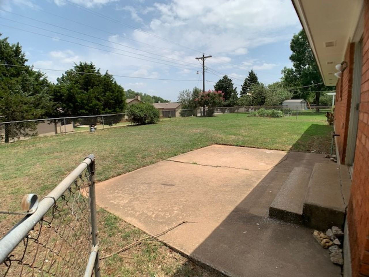 13916 Jeffery Dr - Photo 2 of 20