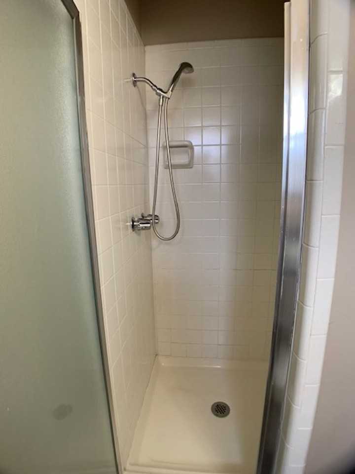 13916 Jeffery Dr - Photo 3 of 20