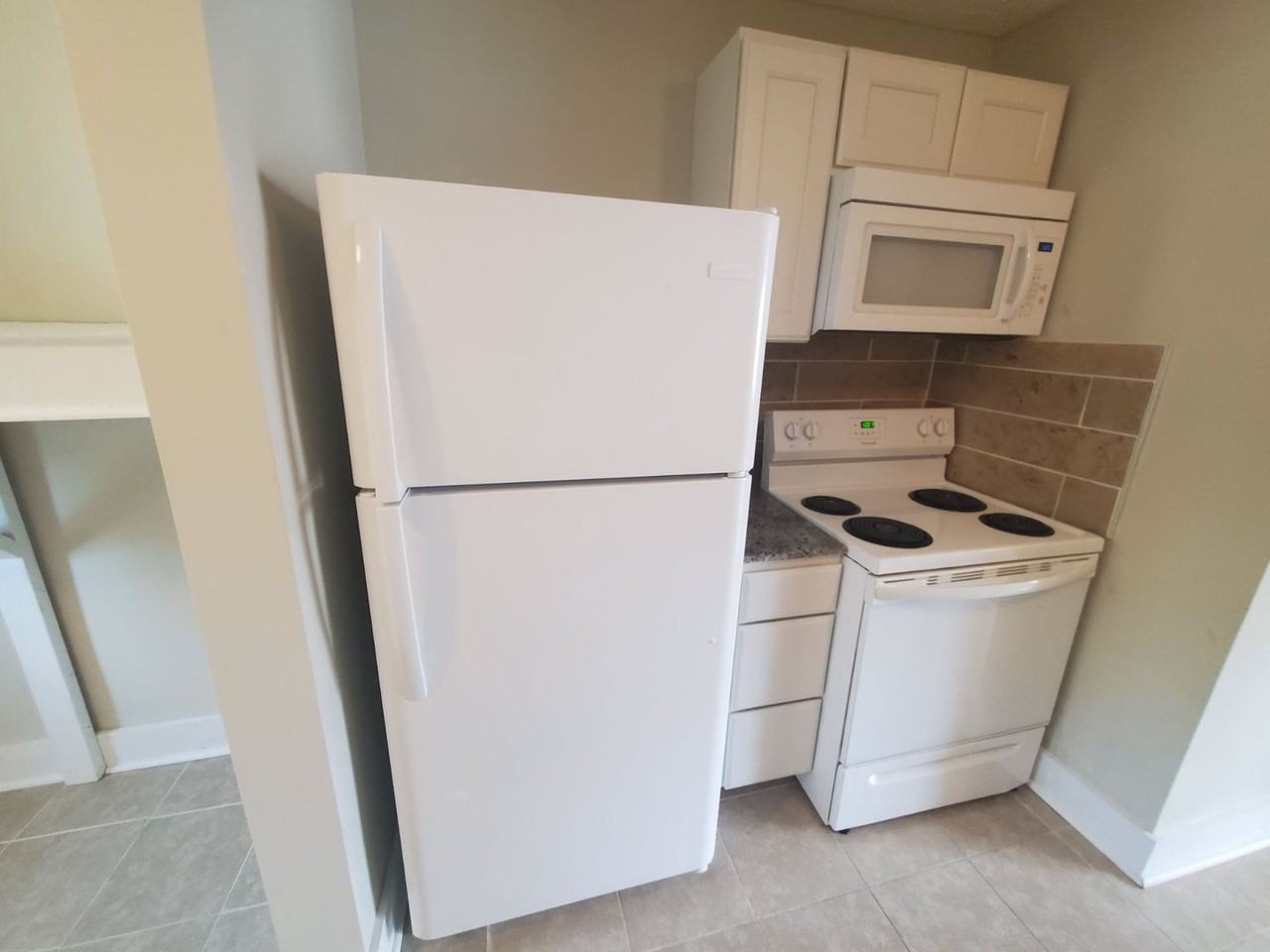 1913 Fort Bragg Rd Apt B - Photo 3 of 11