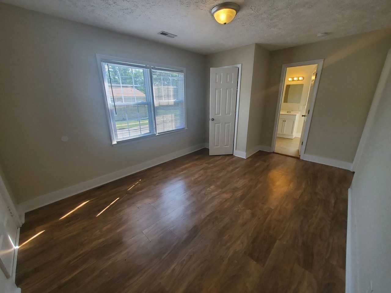 1913 Fort Bragg Rd Apt B - Photo 4 of 11