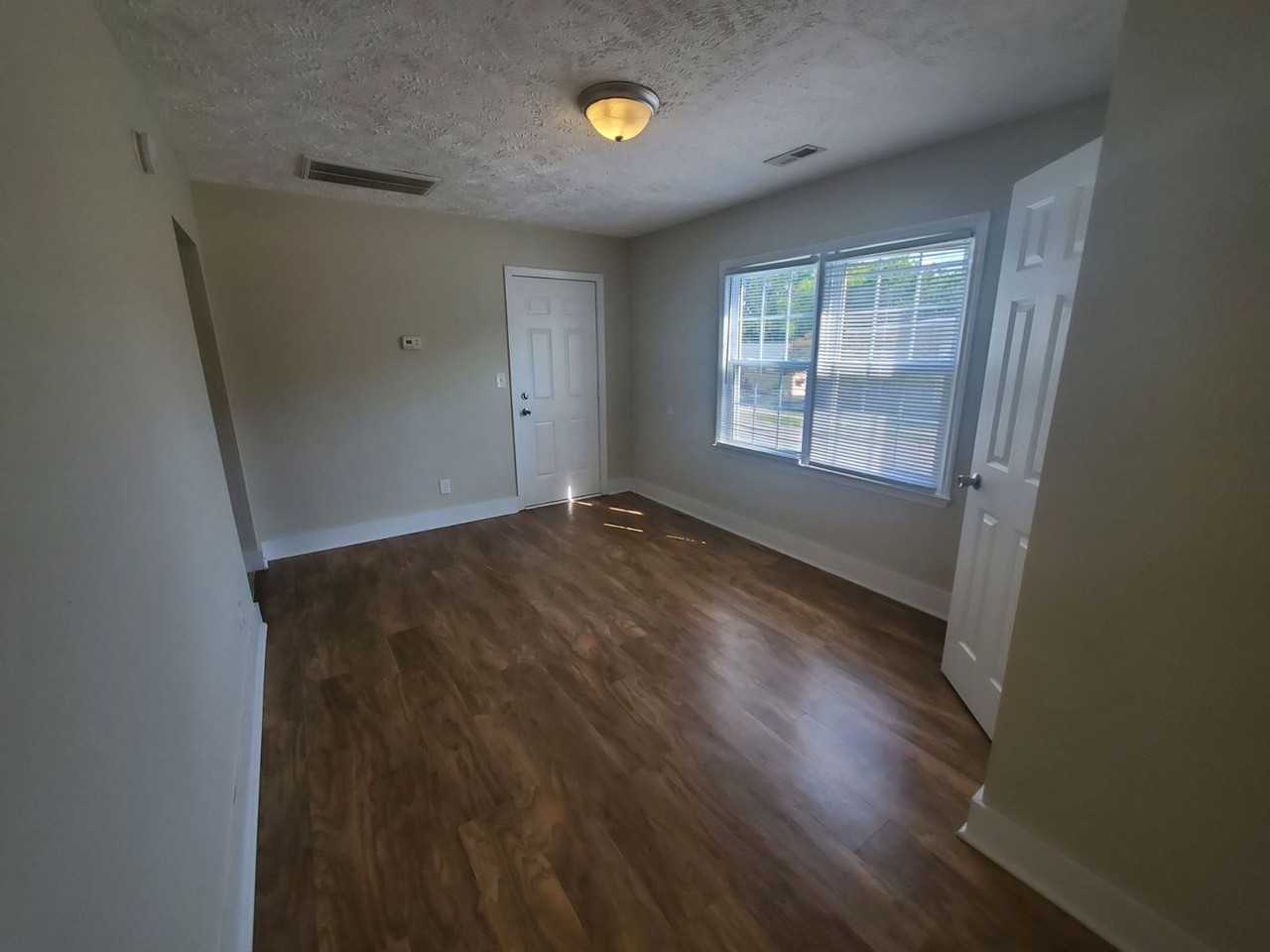 1913 Fort Bragg Rd Apt B - Photo 5 of 11