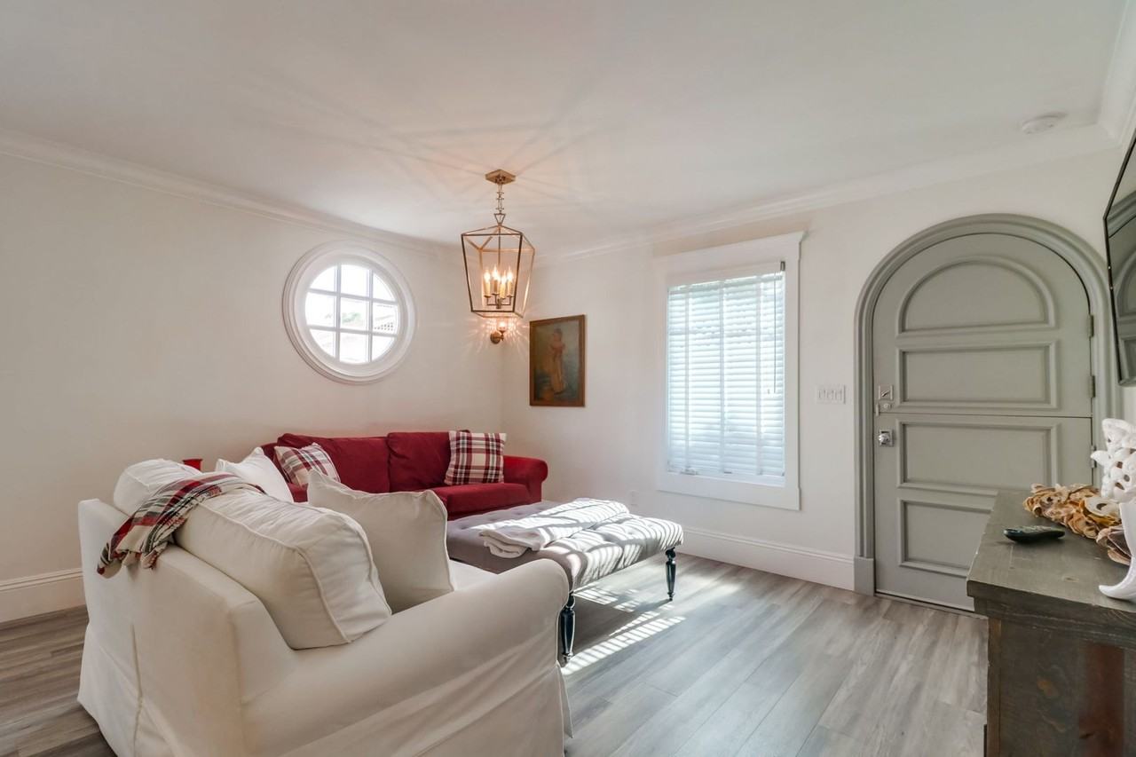 961 G Ave #B - Photo 3 of 24