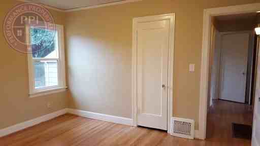 2605 Ne 9th Ave - Photo 4 of 14