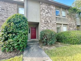 1015 Stonegate Dr - Photo 1 of 1