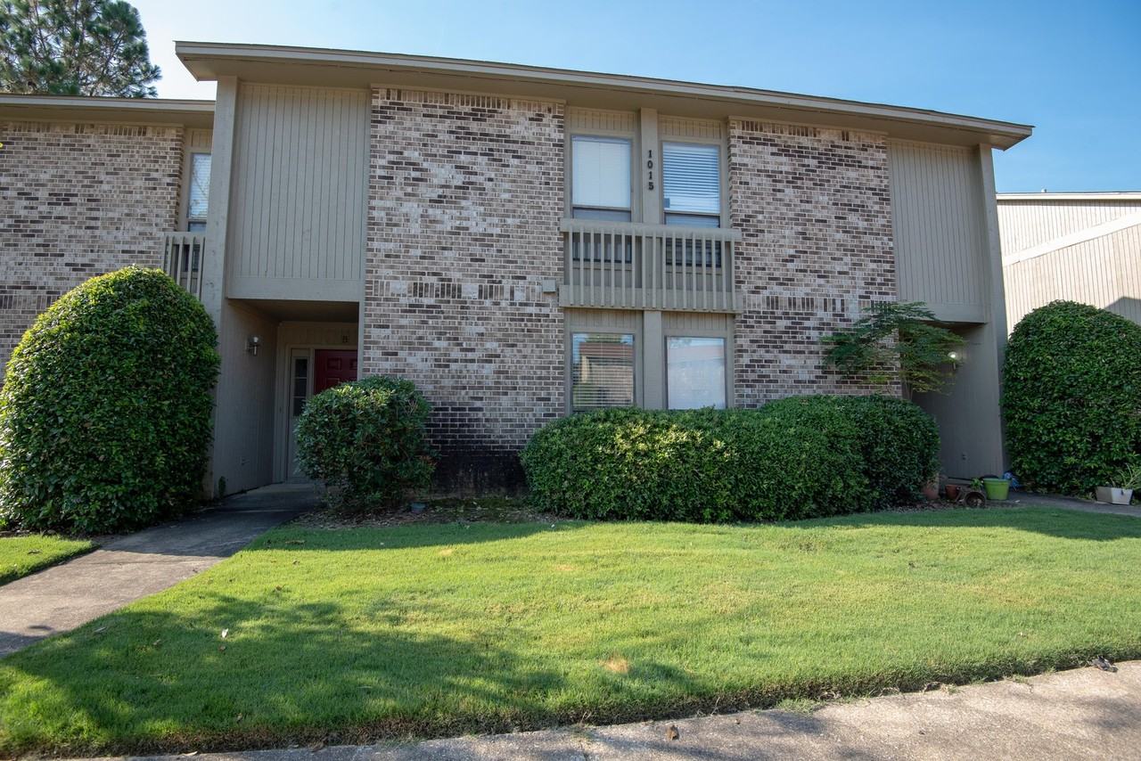 1015 Stonegate Dr - Photo 2 of 14